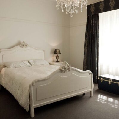 Classic and Traditional Styles Formal Black and White Bedroom