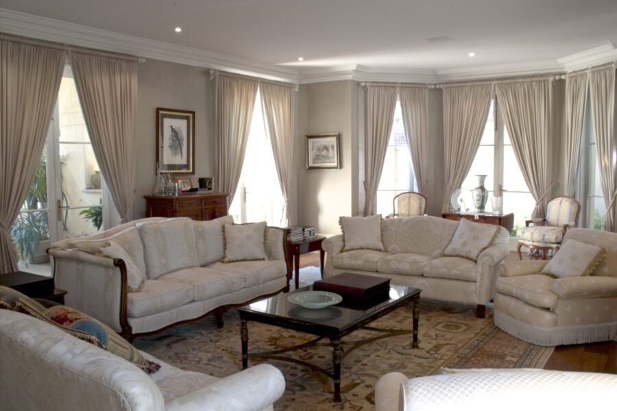 Classic & Elegant Living Room