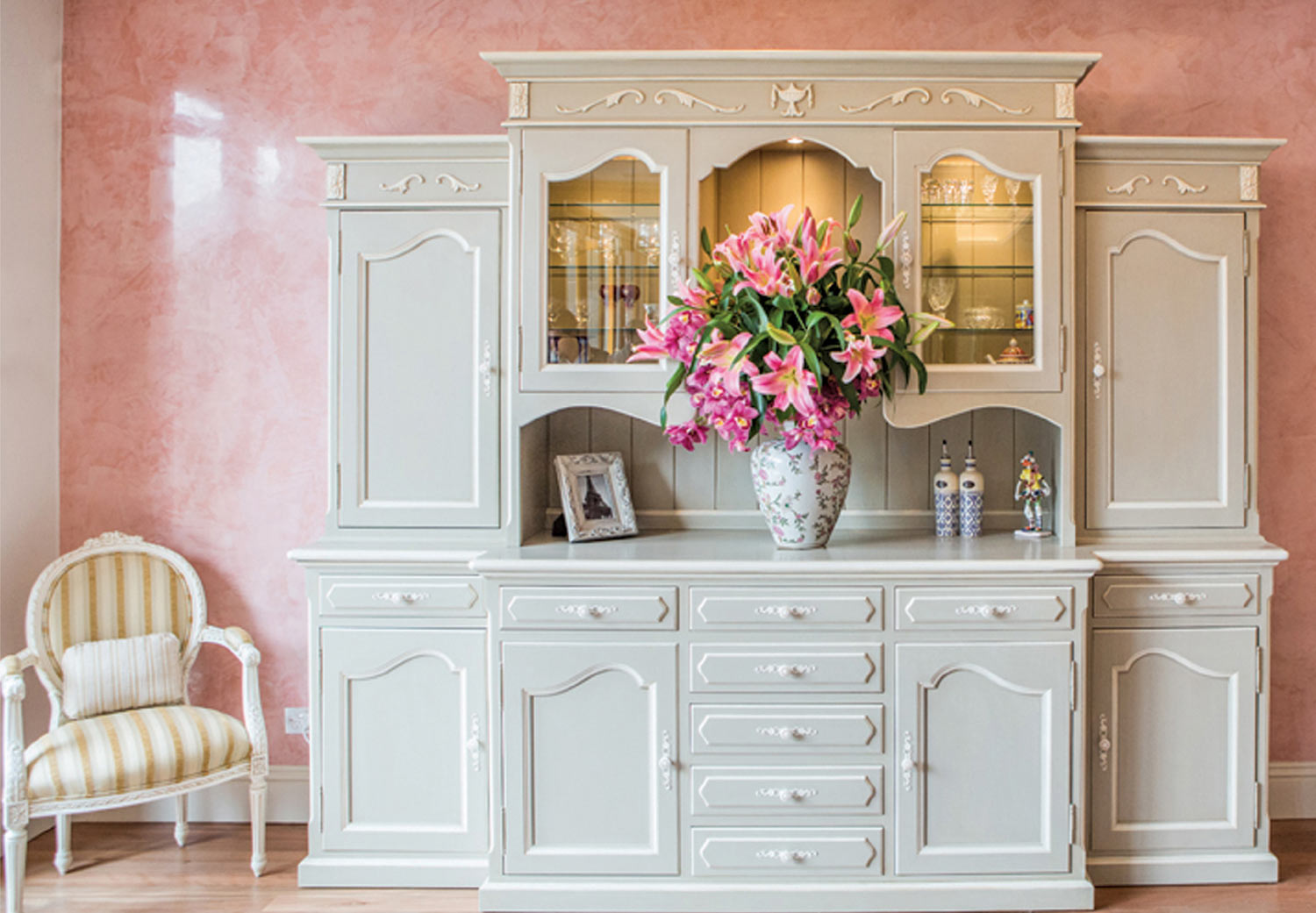 1 French buffet design custom made and custom finish with french chair and décor