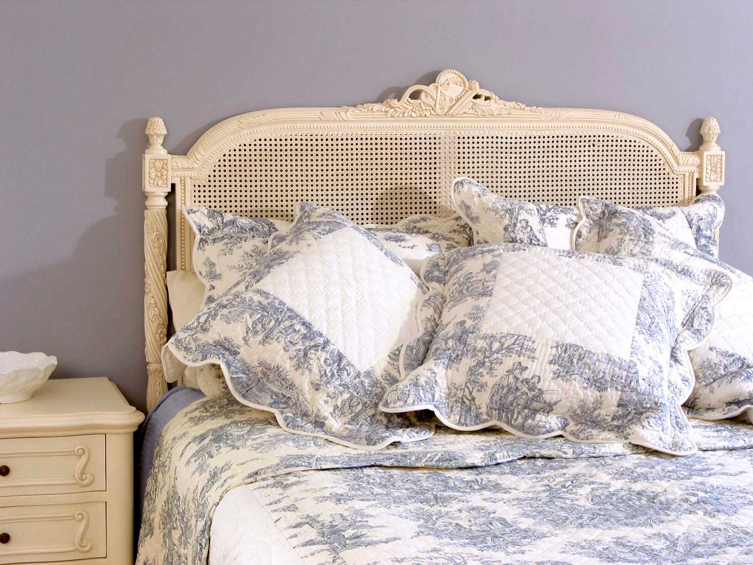 1 White painted bed with beautiful blue fabrics