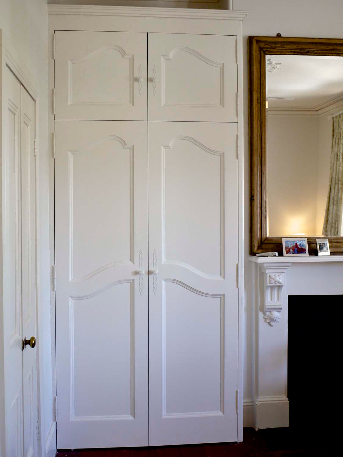 12 French classical Louis door design and interiors