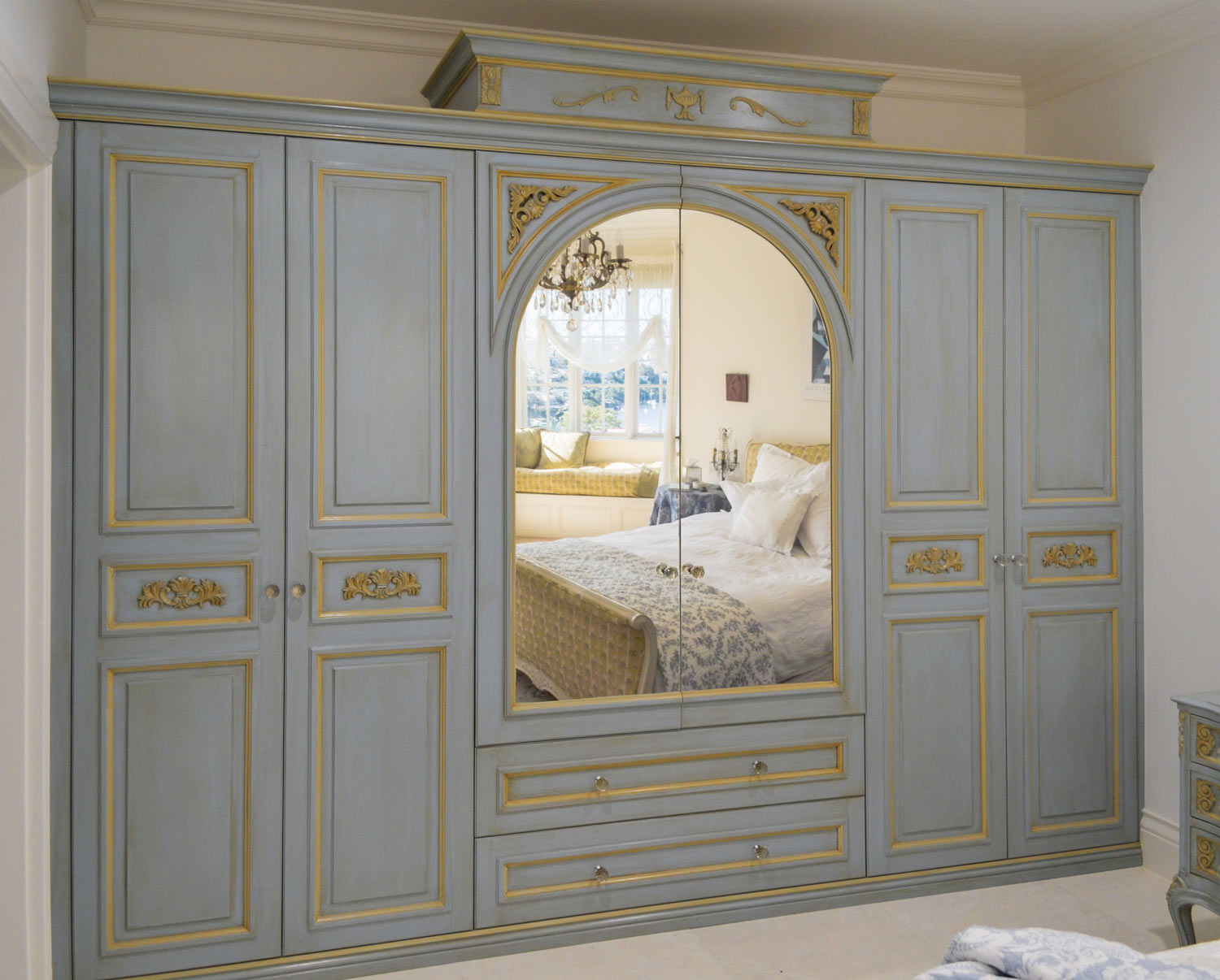 15 French classical Louis door design and interiors