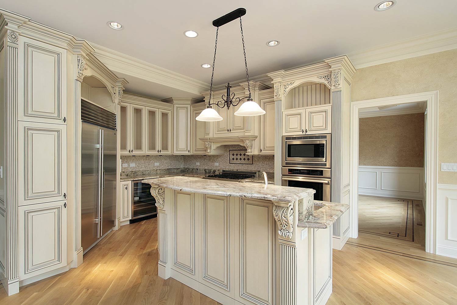 15 French provincial and classic kitchens