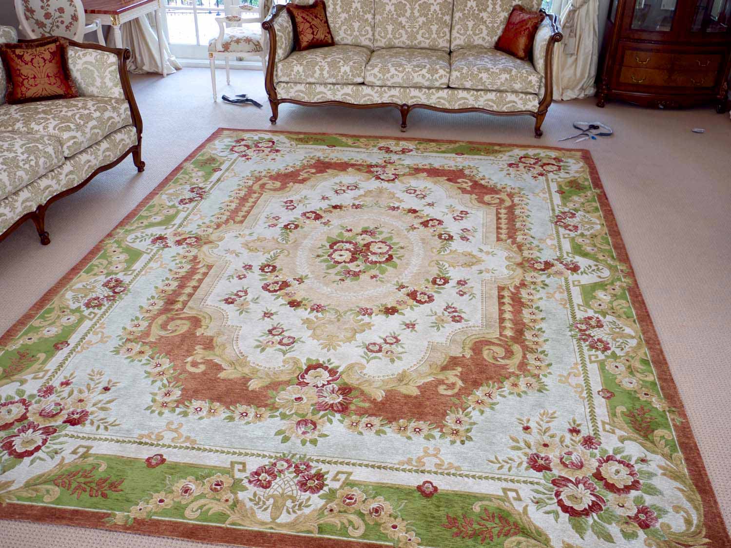 16 French style rugs and carpets
