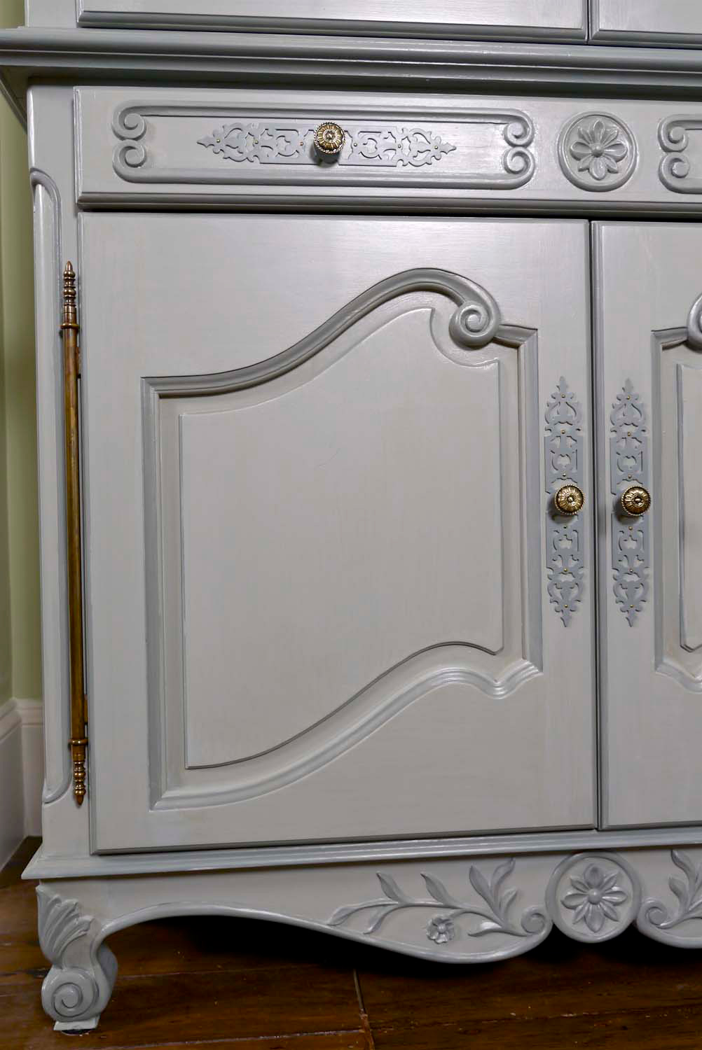 18 French classical and provincial furniture painted finishes