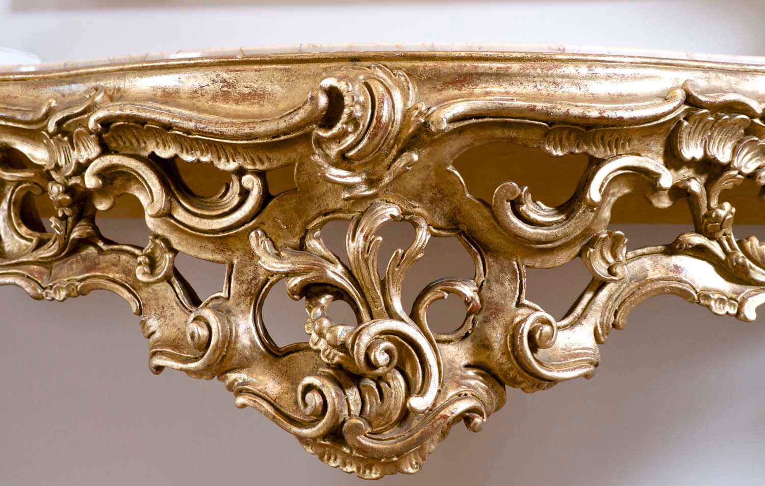 19 French gilded furniture finishes