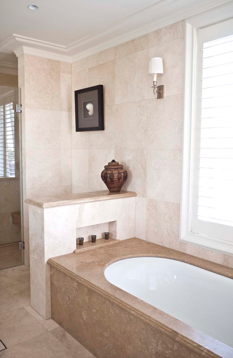 2 Marble bathroom design with wall light, print and décor in french style