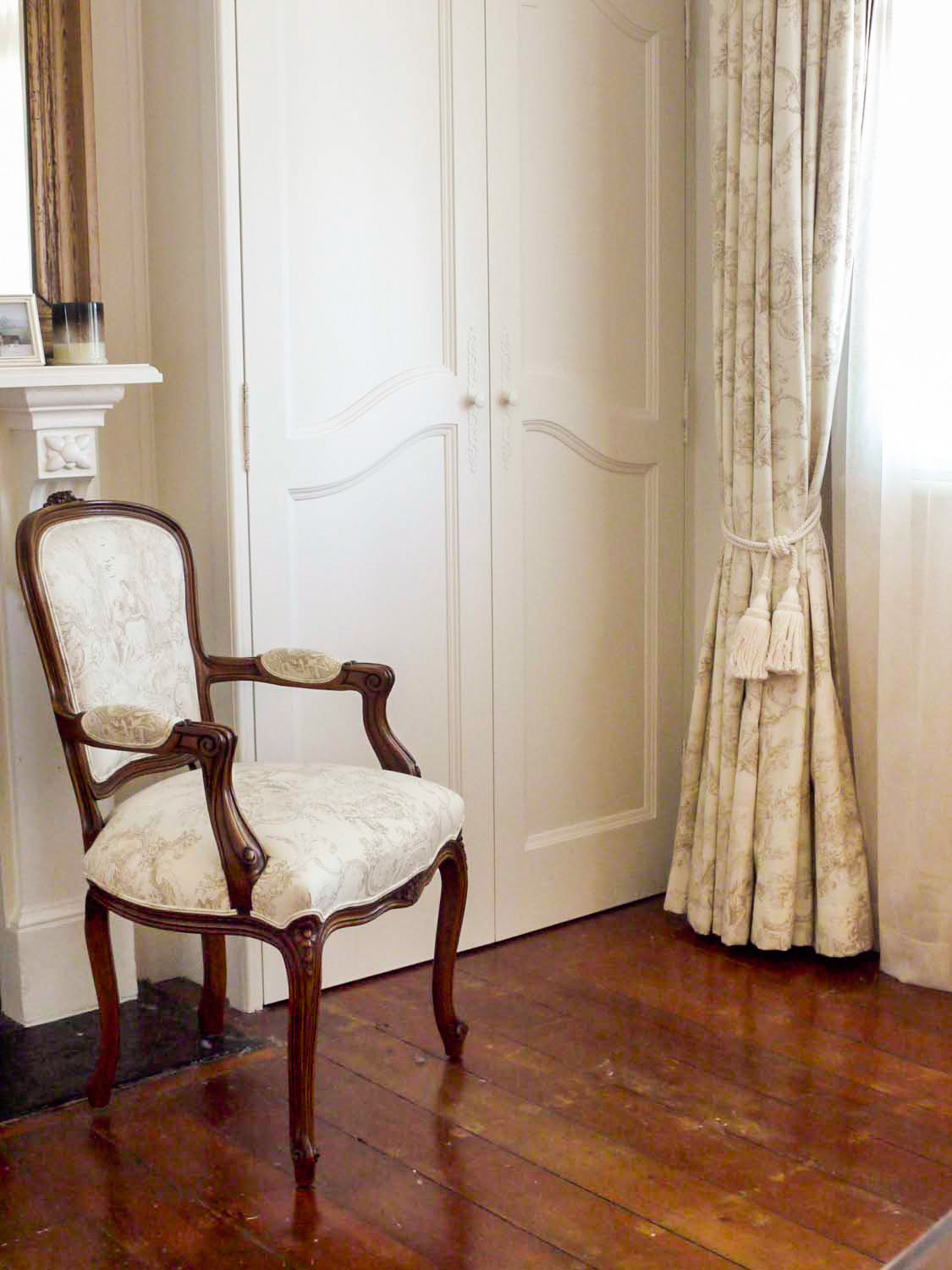 20 French classical wardrobe design