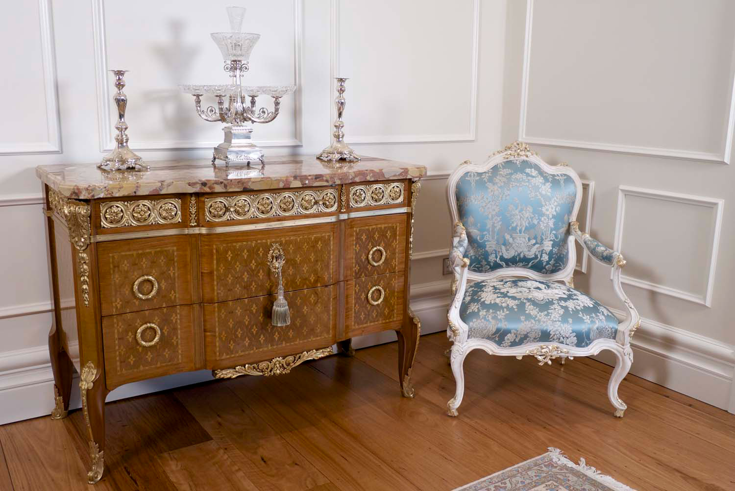 20 French gilded furniture finishes