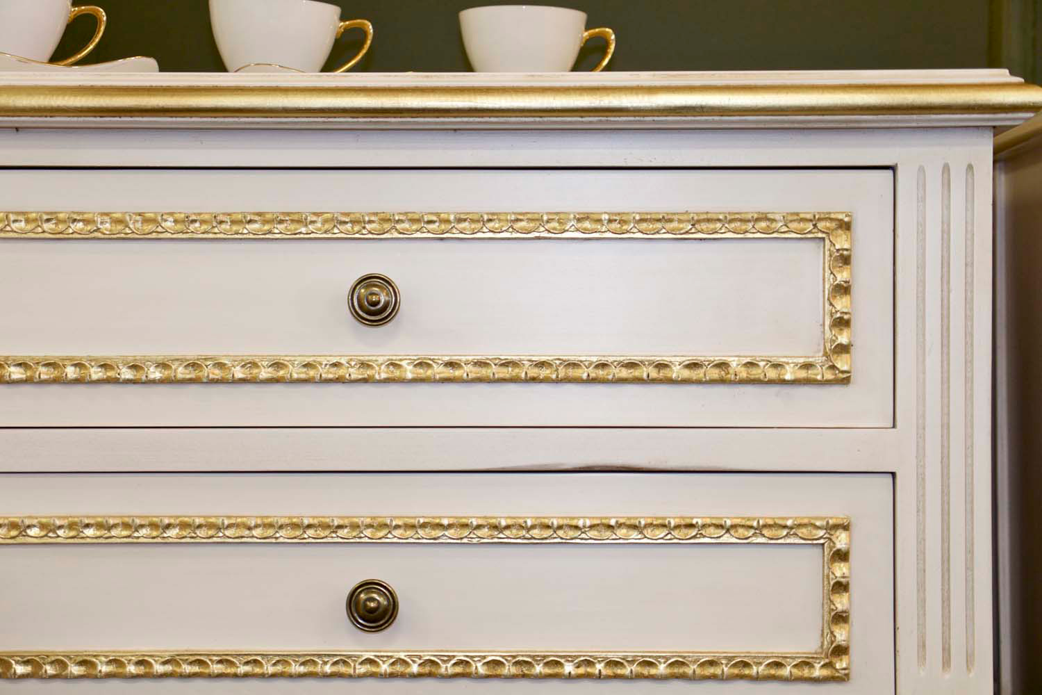 23 French gilded furniture finishes