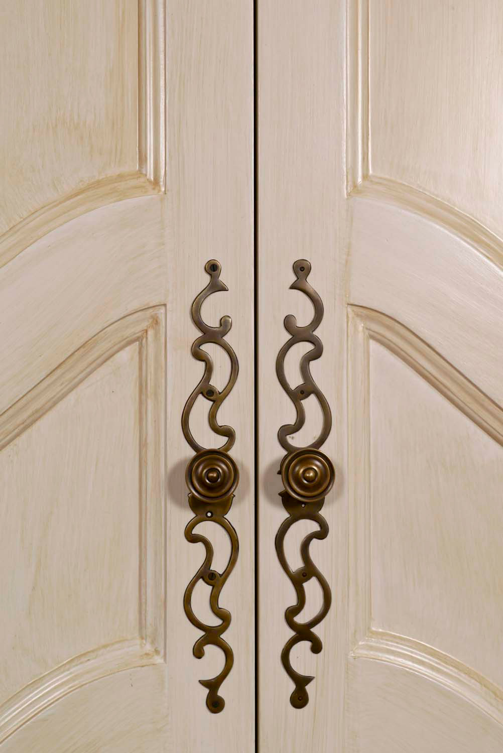 26 French classical Louis door design and interiors