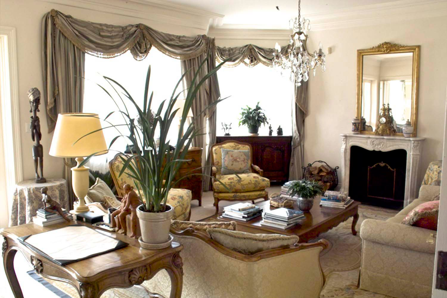 3 French Lounge Louis XV funiture and mirror with gilding finishes and classical chandelier