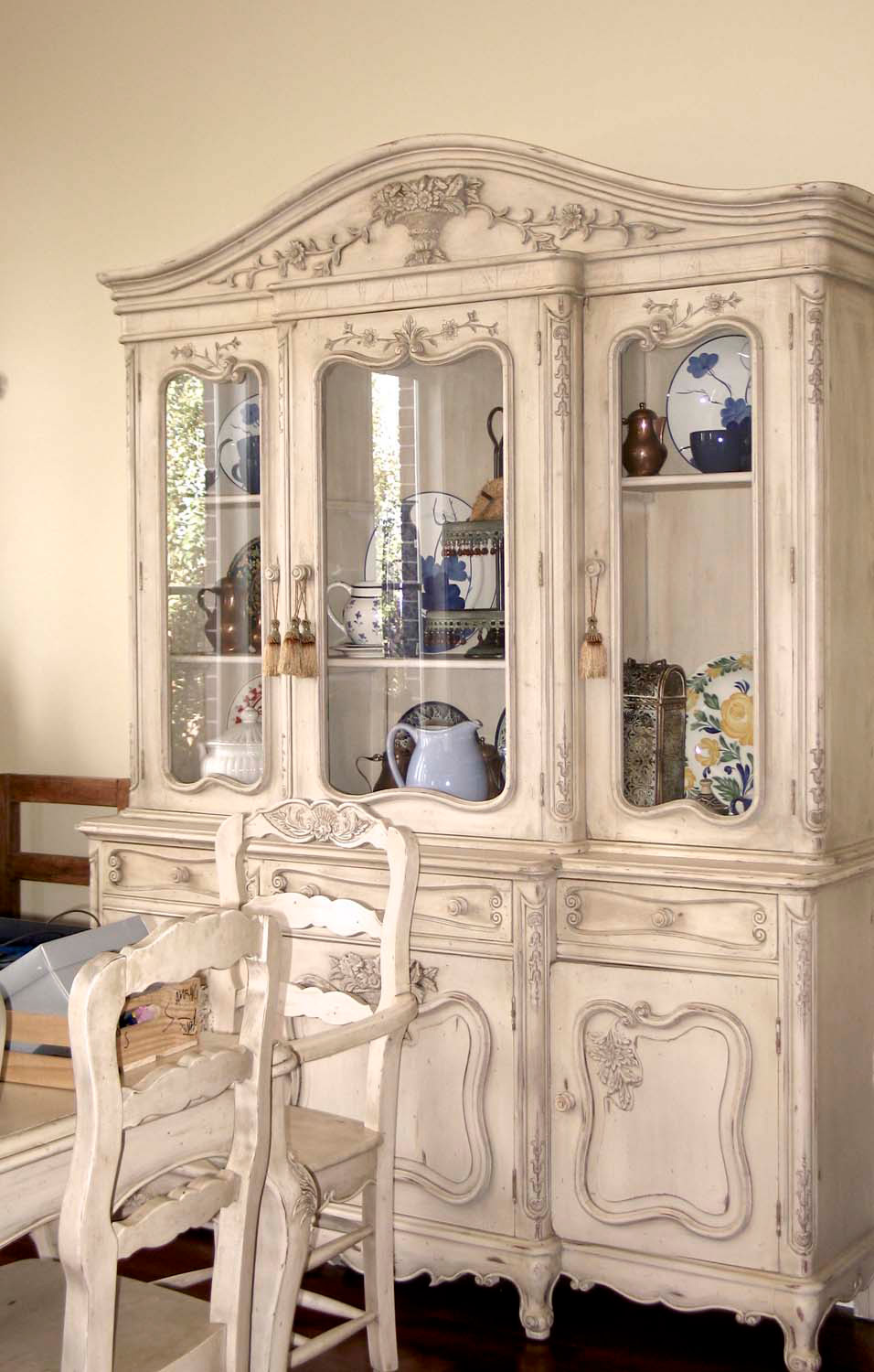 33 French special paint effects on classical and provincial furniture