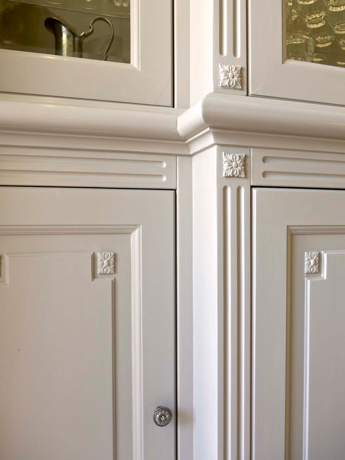 37 French classical Louis door design and interiors