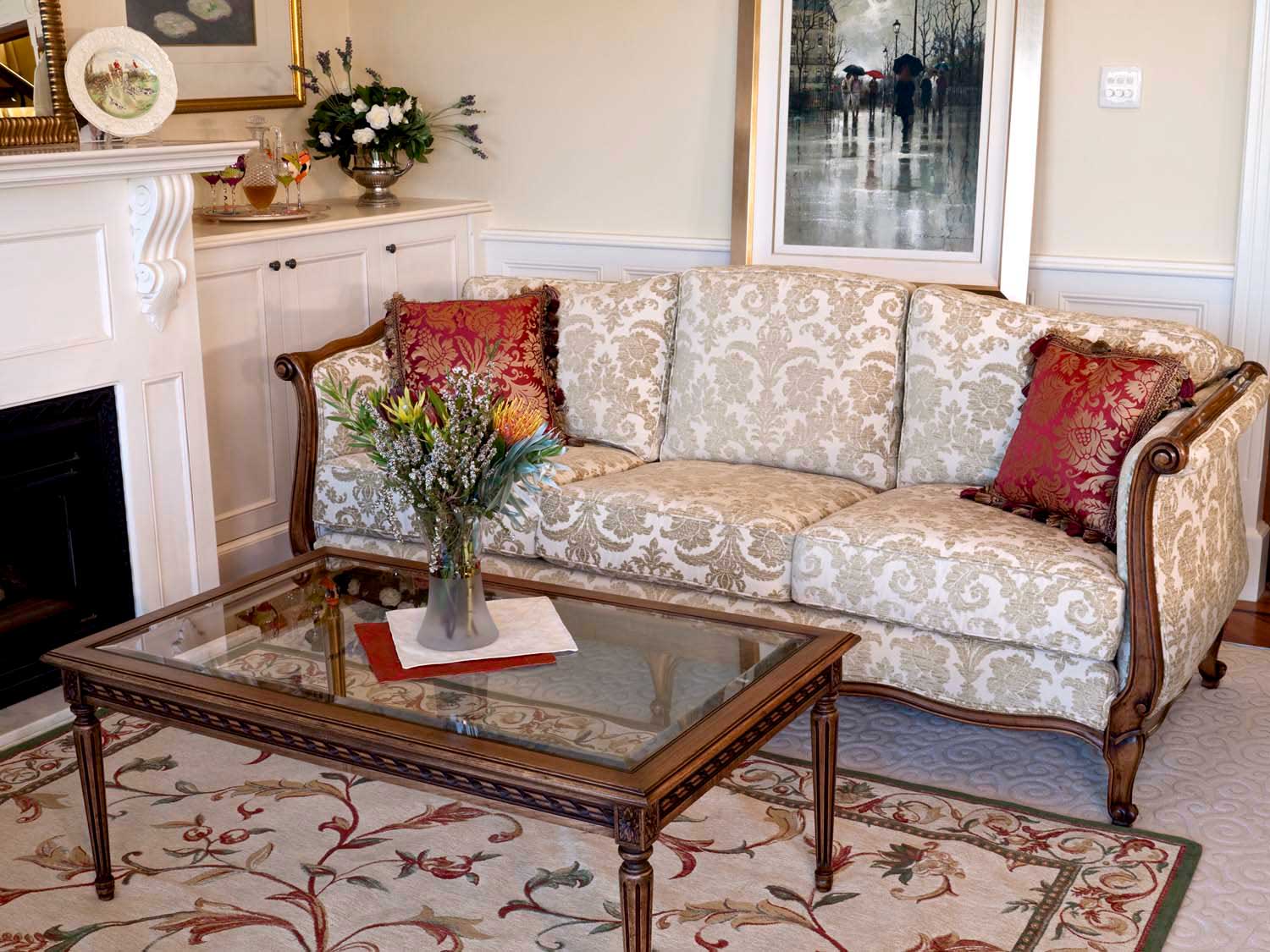 41 French daybeds and classical sofas