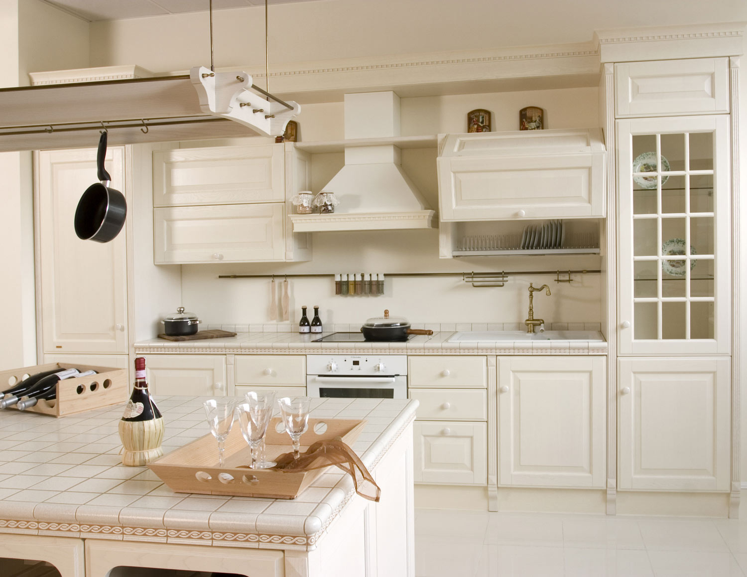 47 French provincial and classic kitchens