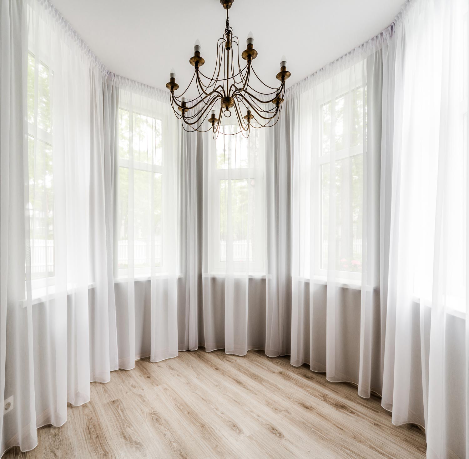 72 French and classical curtains for your interiors