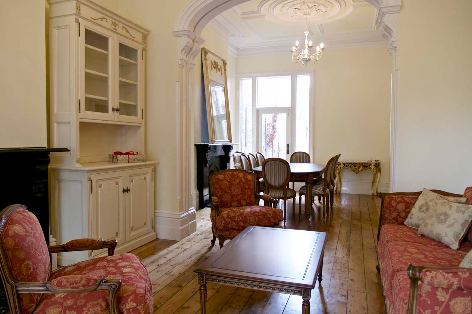 8 French classic interior design for an elegant apartment