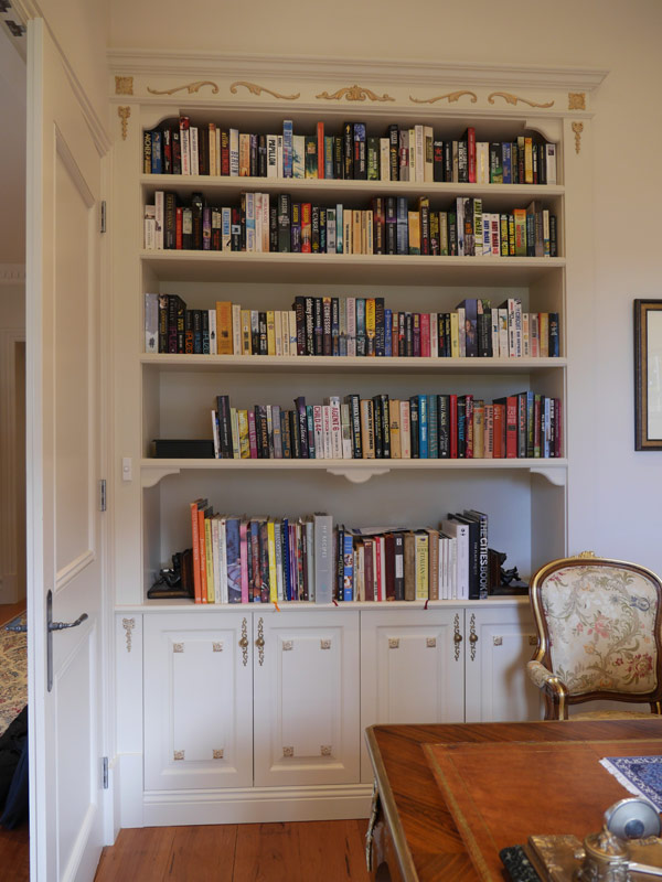 Builtin bookshelf and desk