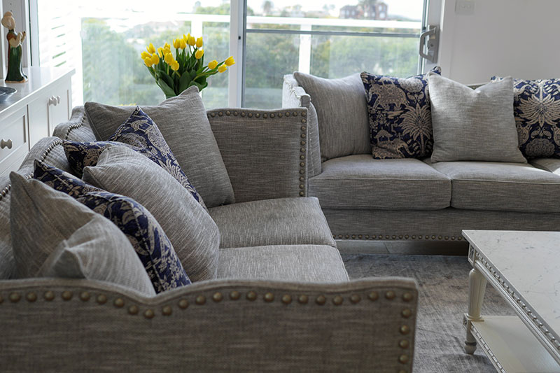 Hamptons style online lounge