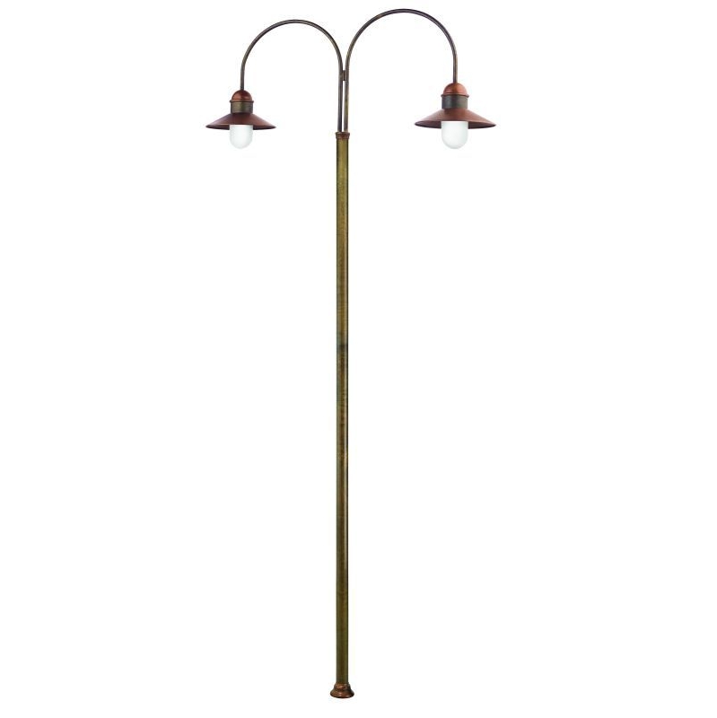 Como Twin Lamp Post with Willow Arm