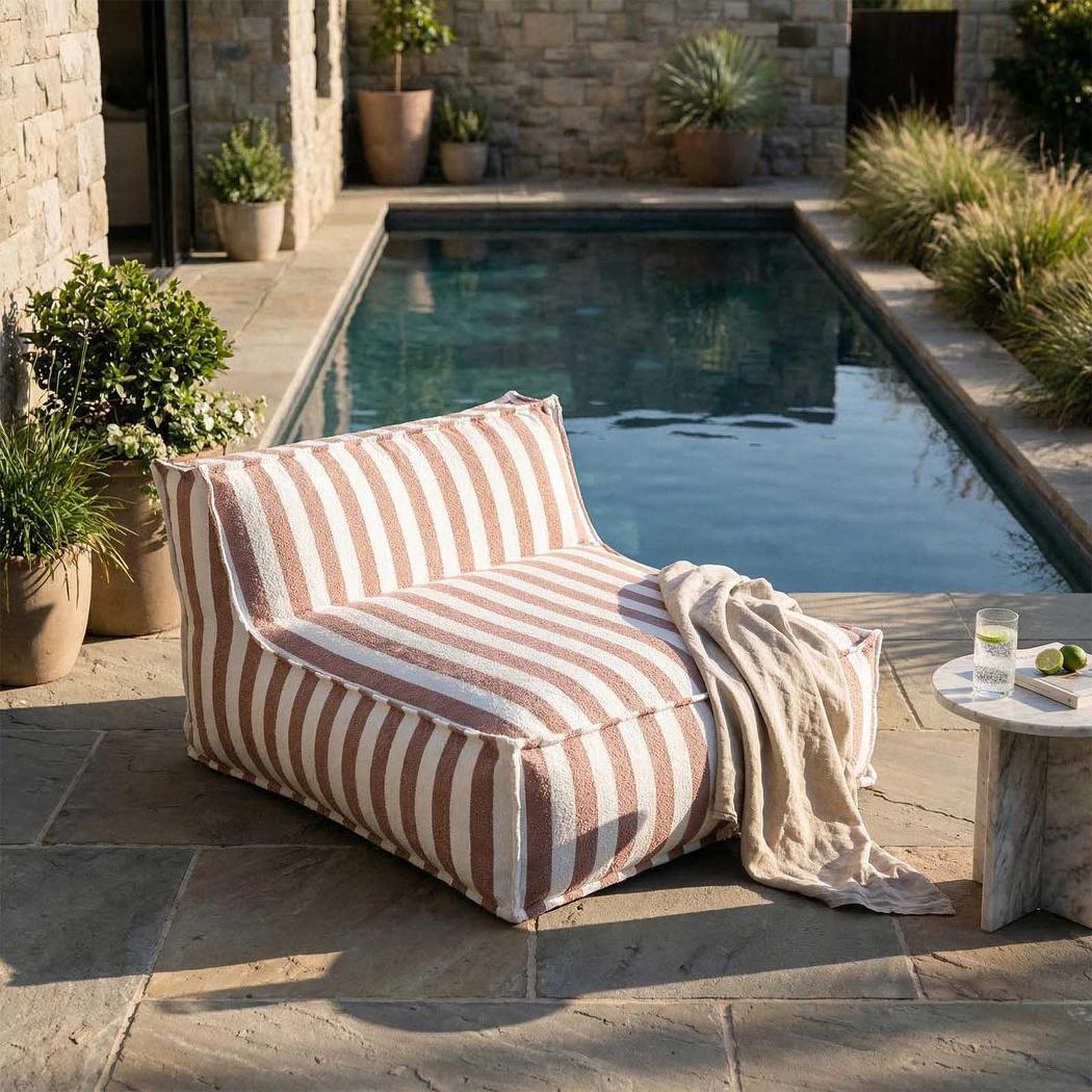 Adelong Chaise Hamptons Striped Low-Slung Outdoor Sofa in Beige and White Adelong Chaise Hamptons Striped Low-Slung Outdoor Sofa in Beige and White