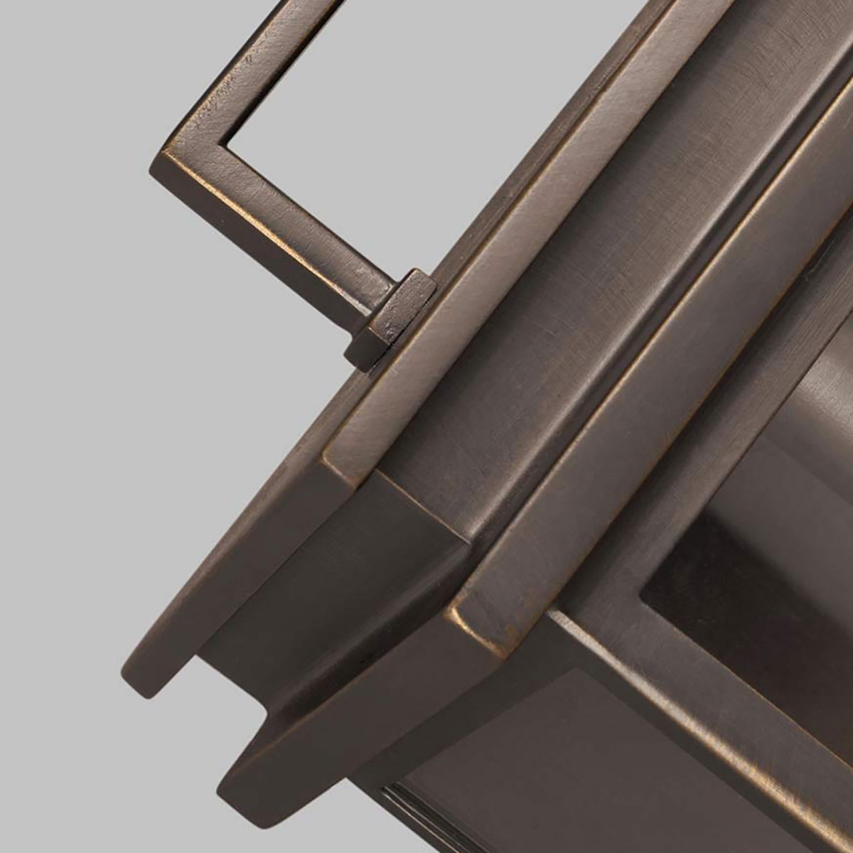 Ashvale Ridge Heritage Small Outdoor Wall Lantern Antique Bronze Ashvale Ridge Heritage Small Outdoor Wall Lantern Antique Bronze — detail view