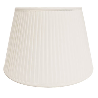 Chantilly Fine Pleat French Provincial Lamp Shade in Ivory