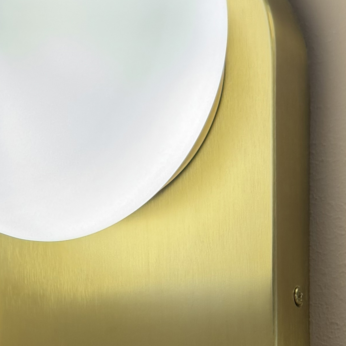 Fairwind Wall Light Brushed Gold Fairwind Wall Light Brushed Gold — detail view