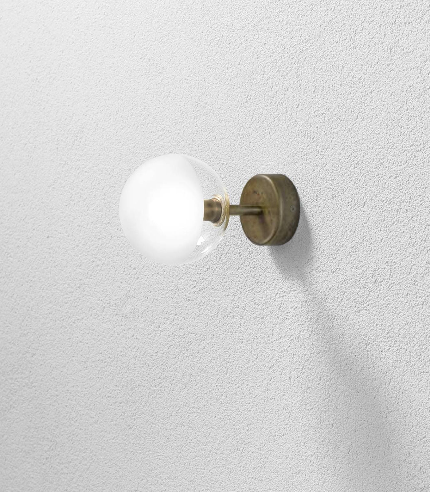 Grantwell Classic Wall Light Antique Brass Natural Brass