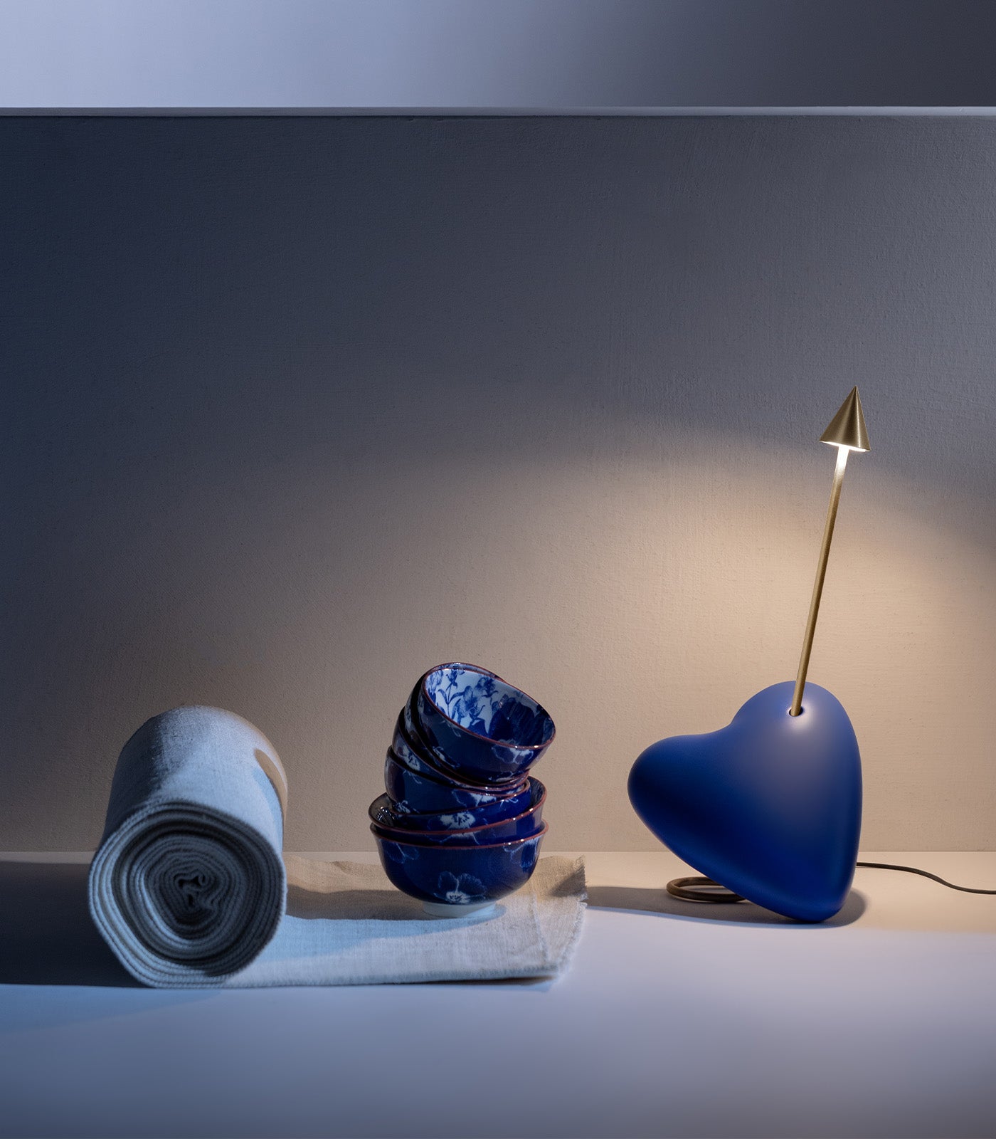 Hartwell Contemporary Heart Table Lamp Matte Blue, Matte Red, Matte White Hartwell Contemporary Heart Table Lamp Matte Blue, Matte Red, Matte White