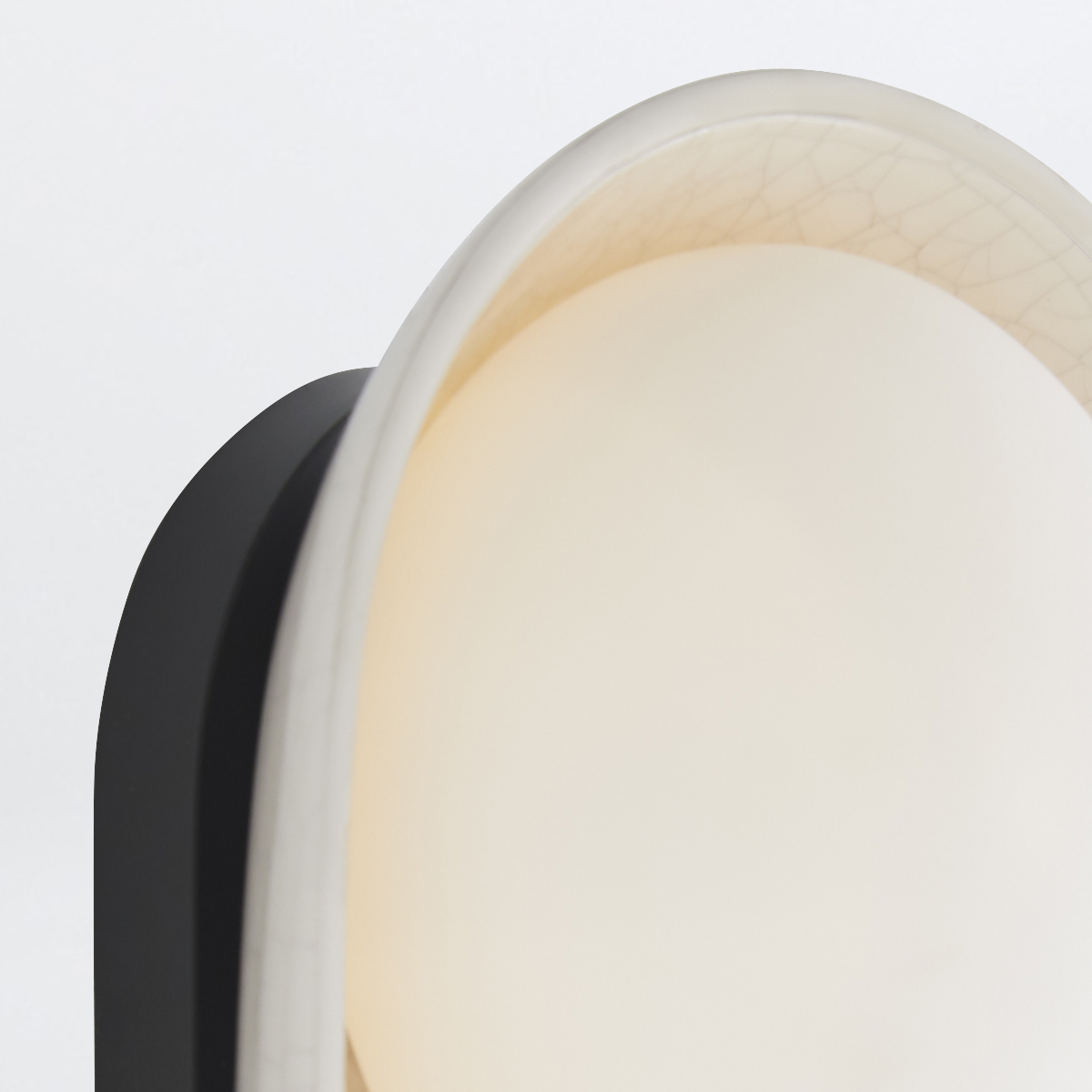 Kilnstone Retro Modern Ceramic Wall Light Ivory Crackle Glaze Kilnstone Retro Modern Ceramic Wall Light Ivory Crackle Glaze — detail view