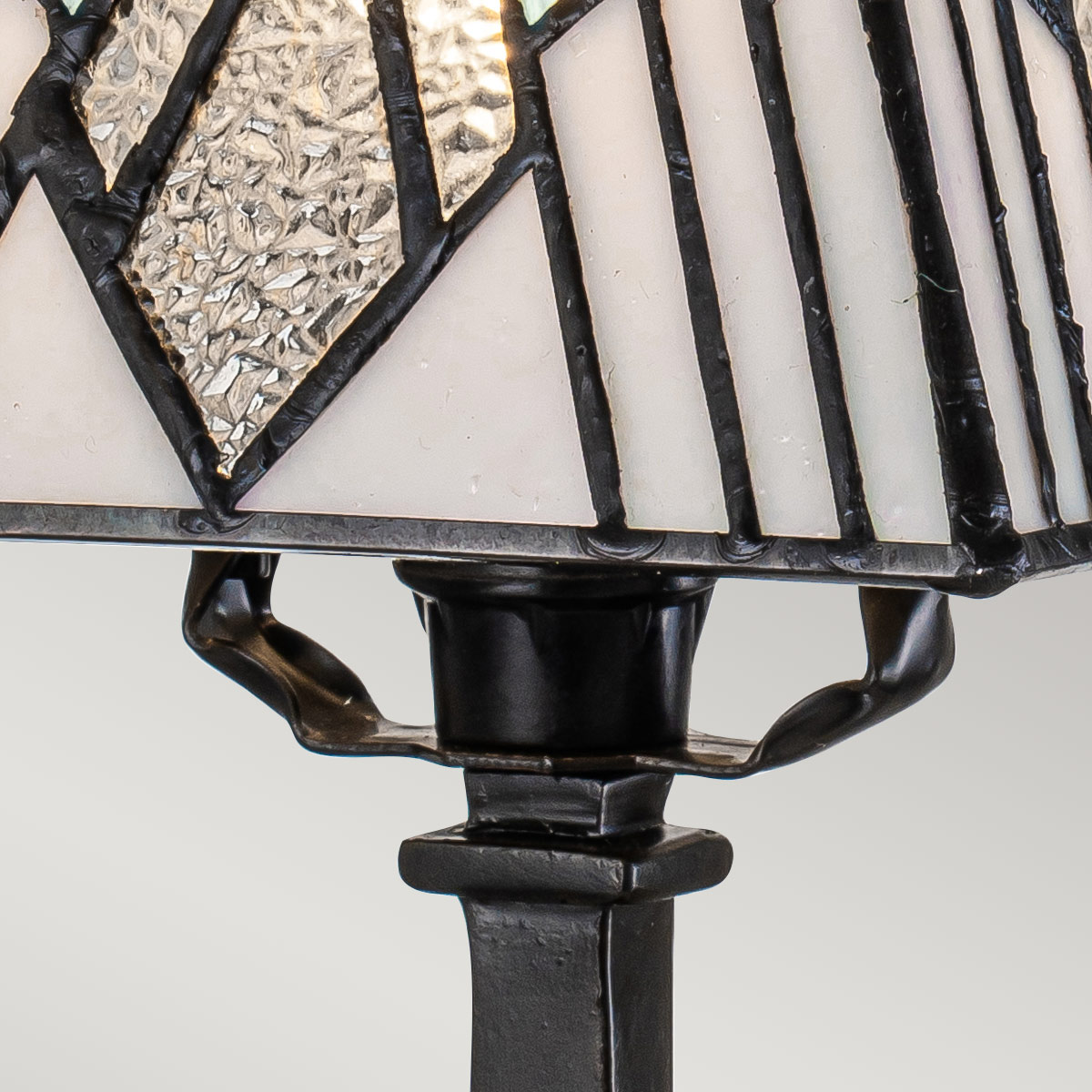 Redbourne Tiffany Style Small Table Lamp Vintage Bronze Redbourne Tiffany Style Small Table Lamp Vintage Bronze — detail view