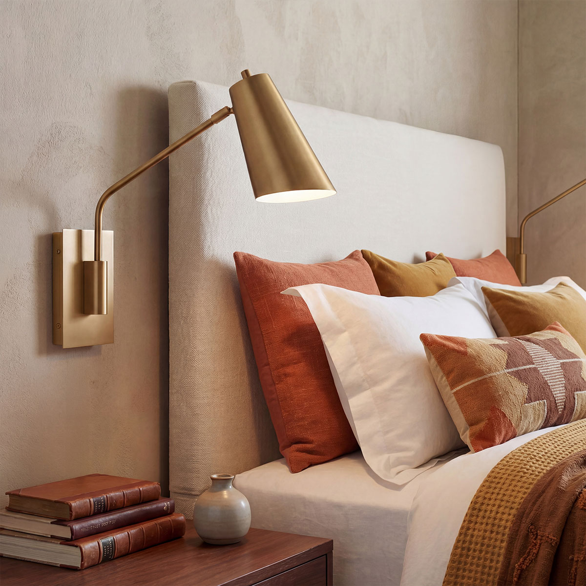 Thistledown Hamptons Wall Light Lacquered Brass Thistledown Hamptons Wall Light Lacquered Brass — in situ view