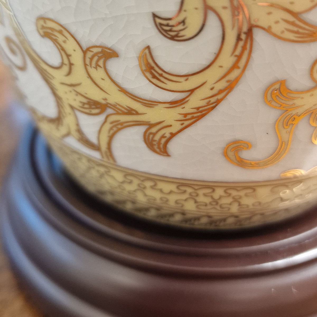 Thistlemoor French Provincial Table Lamp Gold Floral Porcelain Thistlemoor French Provincial Table Lamp Gold Floral Porcelain — detail view