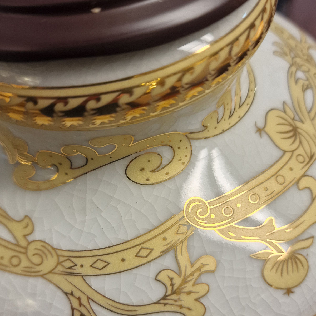 Thistlemoor French Provincial Table Lamp Gold Floral Porcelain Thistlemoor French Provincial Table Lamp Gold Floral Porcelain — detail view