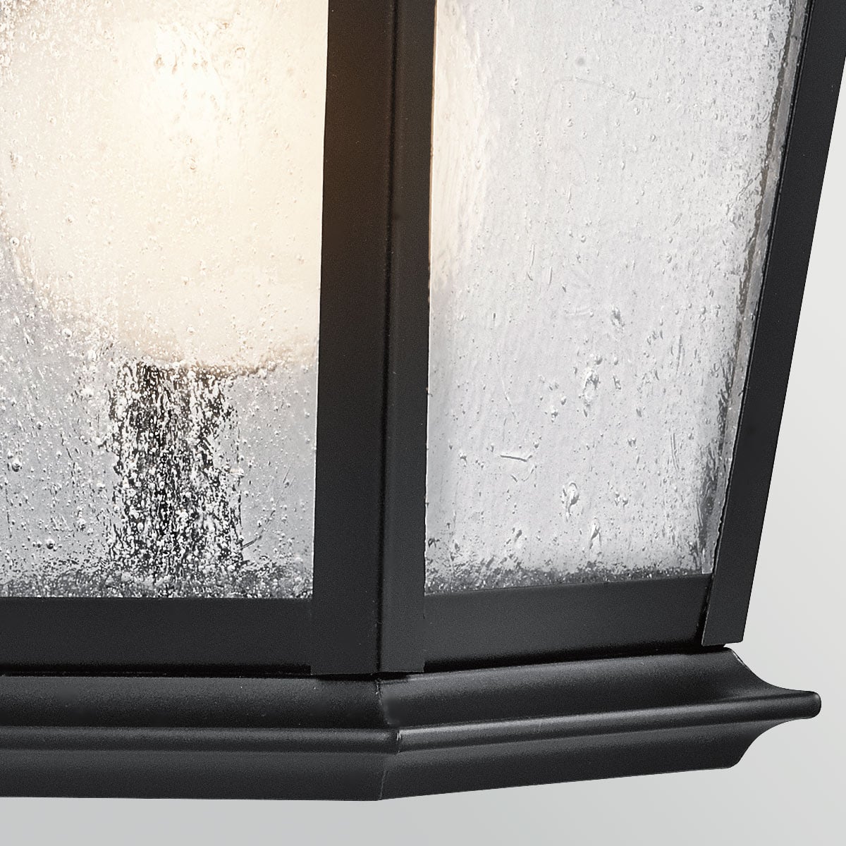 Verecombe Hamptons Outdoor Wall Lantern in Black Verecombe Hamptons Outdoor Wall Lantern in Black — detail view
